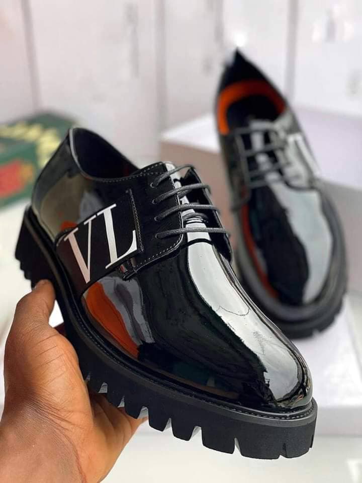 Shoe thumbnail 2